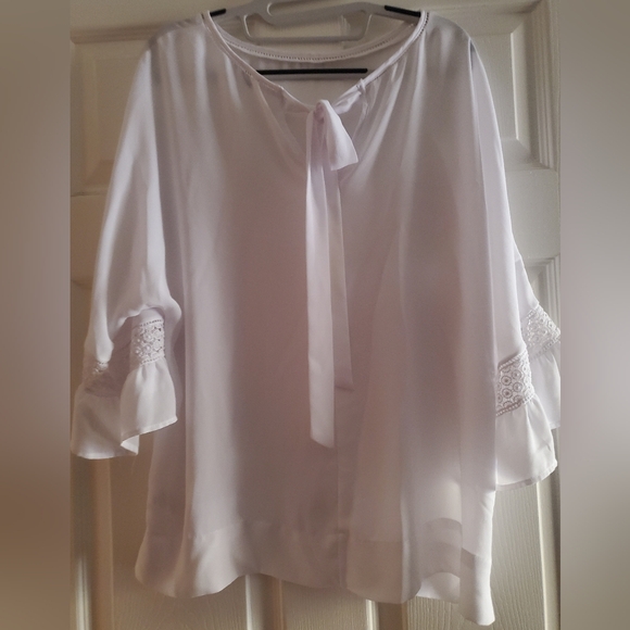 TWOFOR $15 DR2 White Blouse with Bell sleeves, ties in the back. - Picture 4 of 4